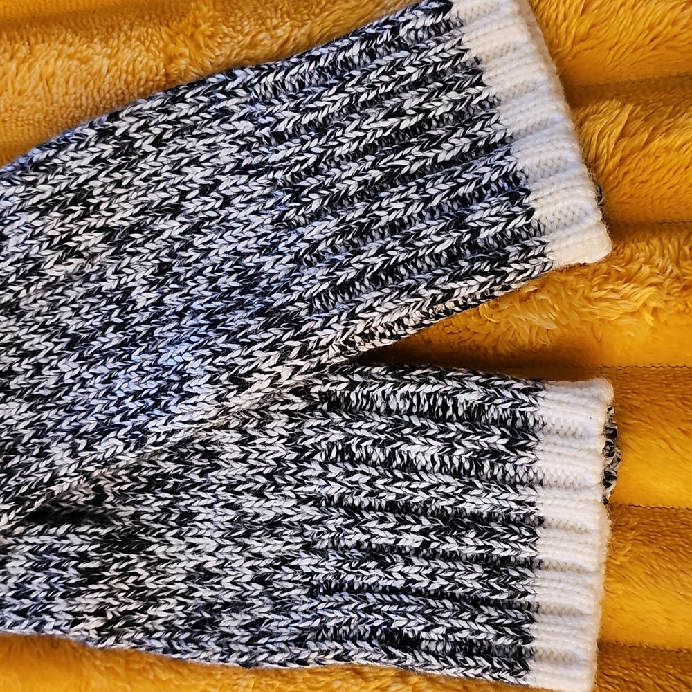 Women's Gloves - Picture 13 of 15